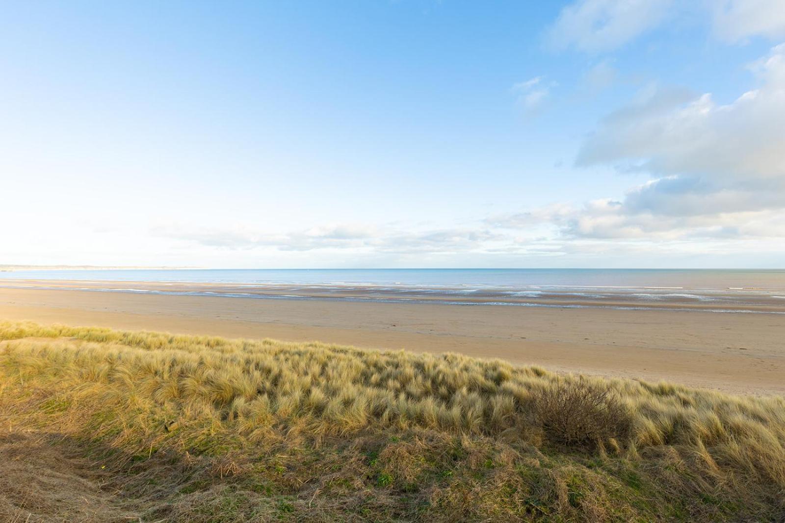Beachfront Apartment - Ground Floor Apartment With Sea Views, Next To The Beach, Bridlington, North Yorkshire Bessingby Esterno foto