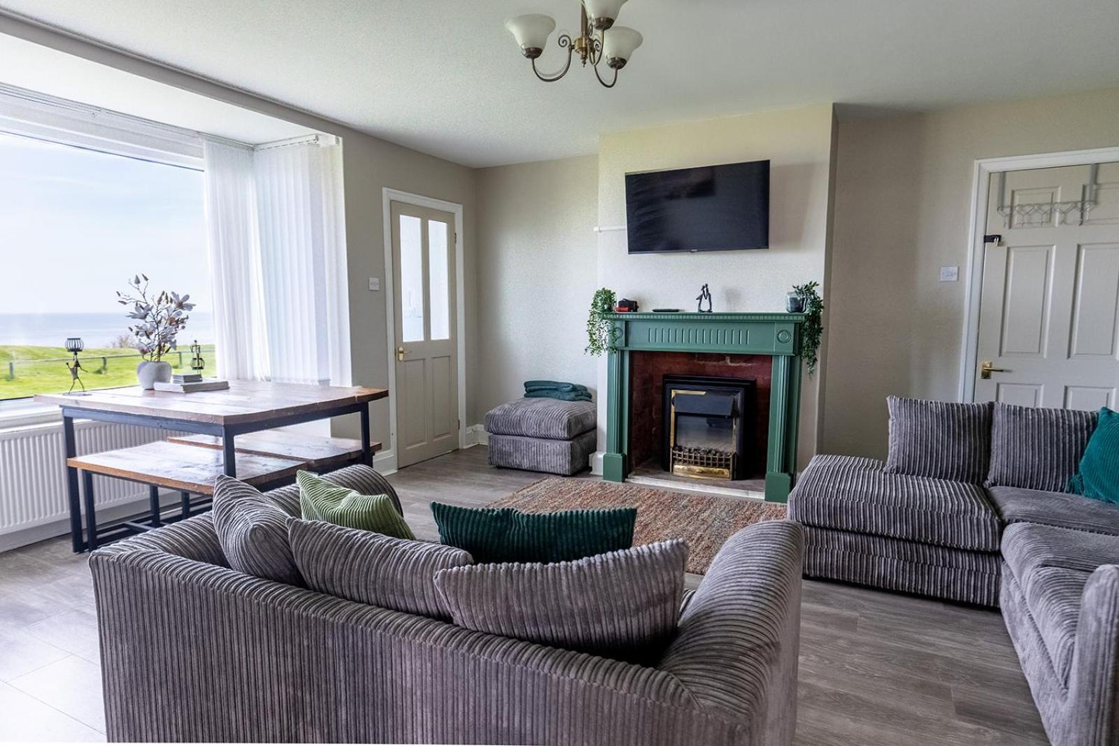 Beachfront Apartment - Ground Floor Apartment With Sea Views, Next To The Beach, Bridlington, North Yorkshire Bessingby Esterno foto
