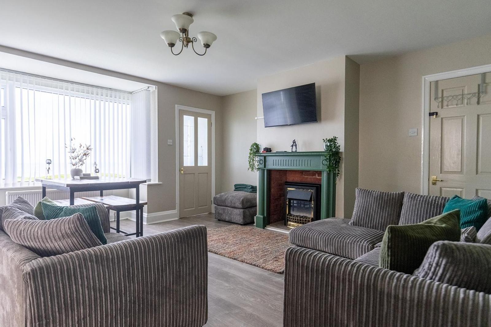 Beachfront Apartment - Ground Floor Apartment With Sea Views, Next To The Beach, Bridlington, North Yorkshire Bessingby Esterno foto