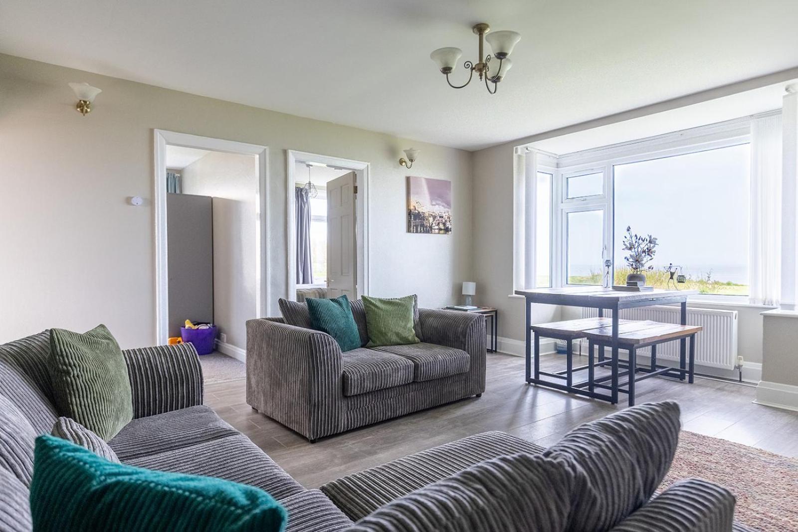 Beachfront Apartment - Ground Floor Apartment With Sea Views, Next To The Beach, Bridlington, North Yorkshire Bessingby Esterno foto
